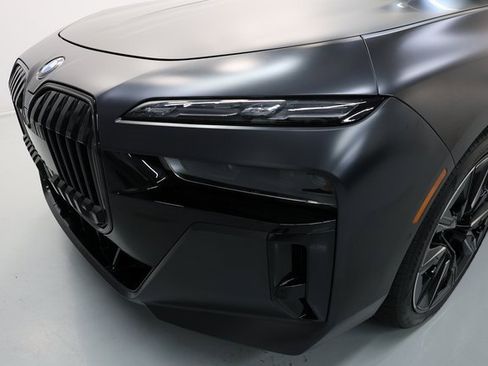 Used 2025 BMW 760i xDrive w/ Executive Package image 65