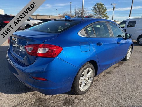Used 2017 Chevrolet Cruze LT w/ Convenience Package image 5