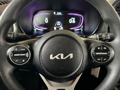 Used 2025 Kia Soul LX w/ LX Technology Package image 23