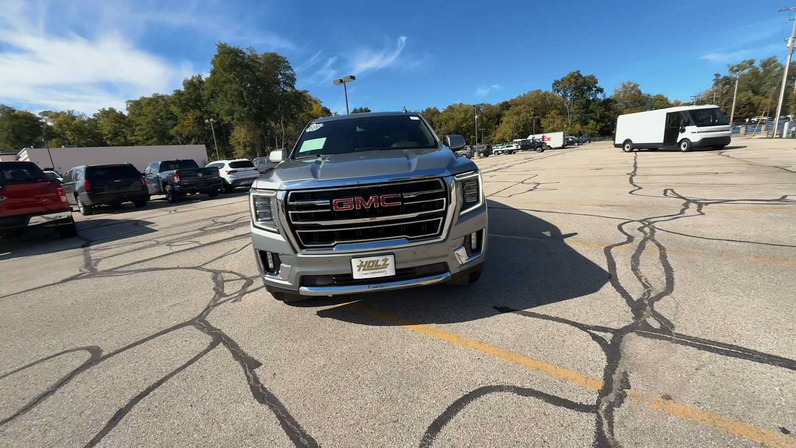 Certified 2024 GMC Yukon XL SLT w/ SLT Luxury Package AWD/4WD image 5