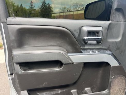 Used 2018 Chevrolet Silverado 1500 LT w/ Redline Edition AWD/4WD image 17