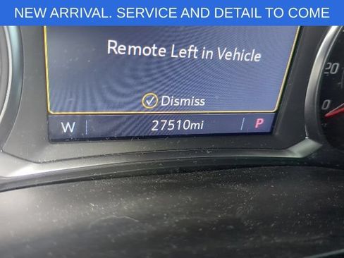 Used 2023 Chevrolet Traverse LT FWD image 2