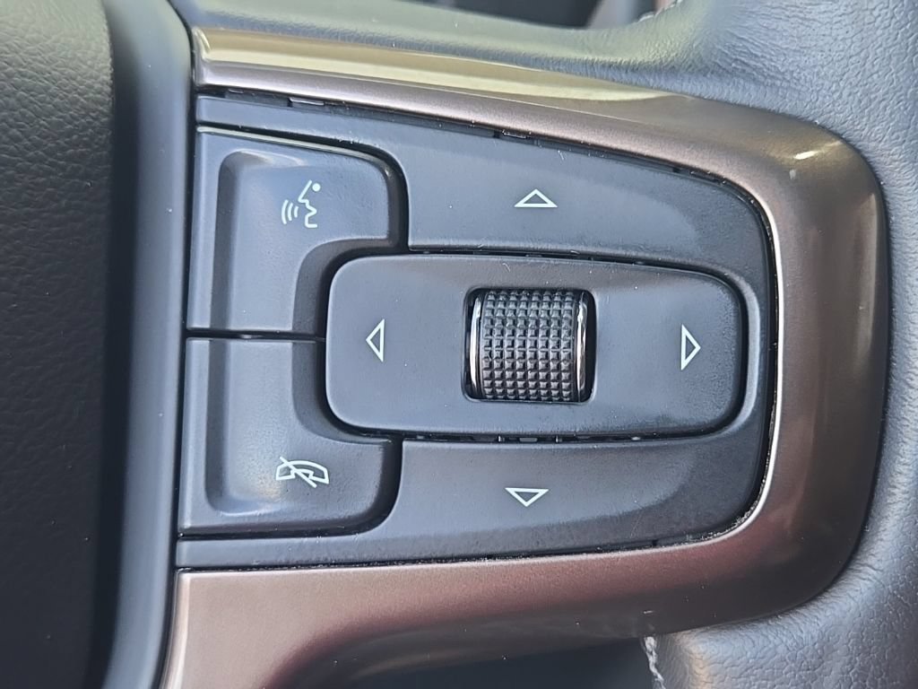 Used 2022 Chevrolet Silverado 2500 High Country w/ Technology Package AWD/4WD image 19