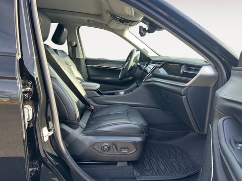 Used 2022 Jeep Grand Cherokee Limited 4xe w/ Luxury Tech Group II image 10