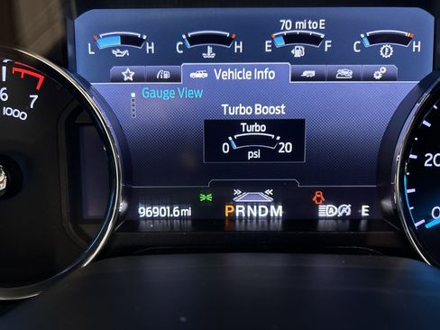 Used 2021 Ford Expedition XLT image 13