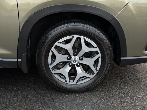 Certified 2023 Subaru Forester Premium AWD/4WD image 13