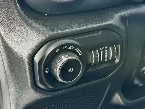 Used 2022 Jeep Wrangler Unlimited Sport AWD/4WD image 13