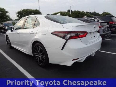 Used 2023 Toyota Camry SE image 5