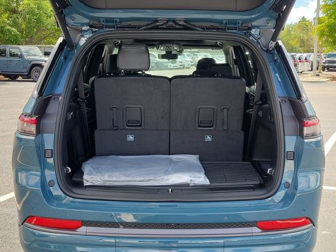 New 2026 Jeep Grand Cherokee L Limited image 10