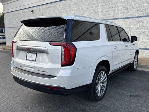 Used 2022 GMC Yukon XL Denali image 7