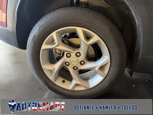 Used 2024 Chevrolet Trax LS w/ LS Convenience Package image 9