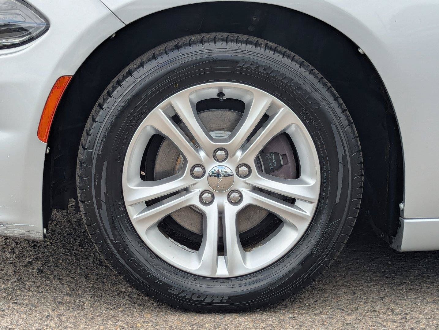 Used 2019 Dodge Charger SXT RWD image 39