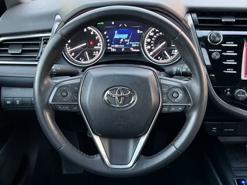 Used 2018 Toyota Camry XLE FWD image 27