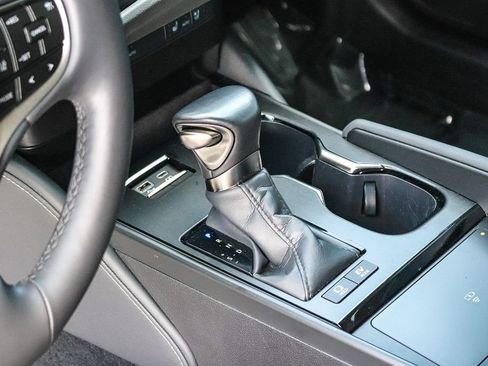 Used 2025 Lexus ES 300h w/ Premium Package FWD image 19