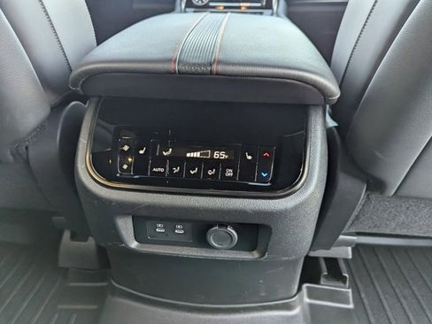 Used 2025 Nissan Armada PRO-4X w/ Pro-4X Premium Package image 23