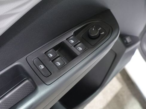Used 2022 Volkswagen Taos S FWD image 14