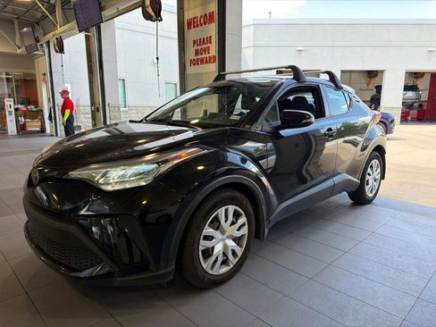 Used 2021 Toyota C-HR LE FWD image 1