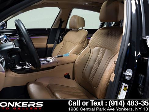 Used 2019 BMW 750i xDrive w/ Executive Package image 32