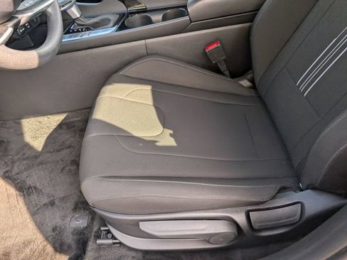 Certified 2025 Hyundai Elantra Hybrid FWD image 19