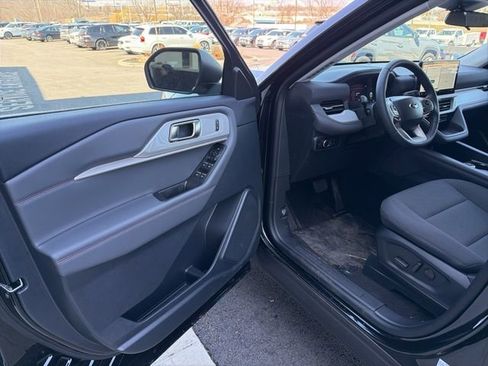 New 2026 Ford Explorer Active image 11