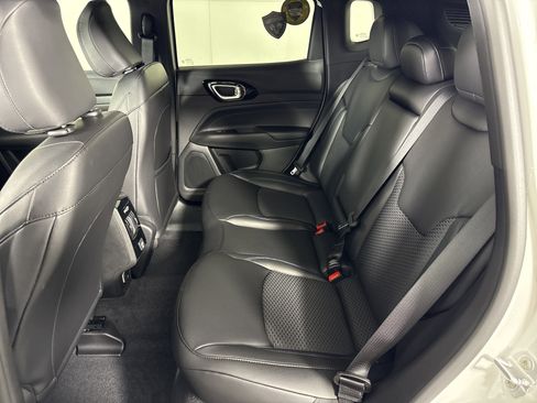 New 2026 Jeep Compass Latitude image 11