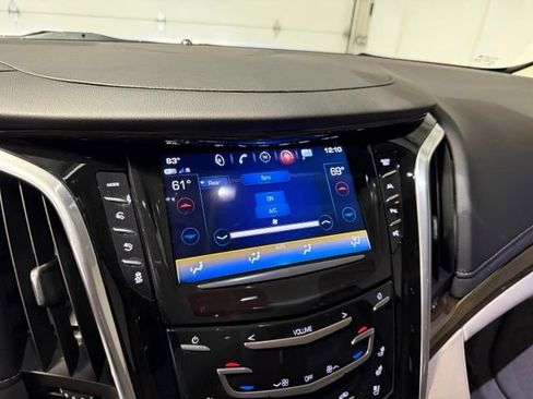 Used 2020 Cadillac Escalade Premium Luxury w/ LPO, Radiant Package AWD/4WD image 21