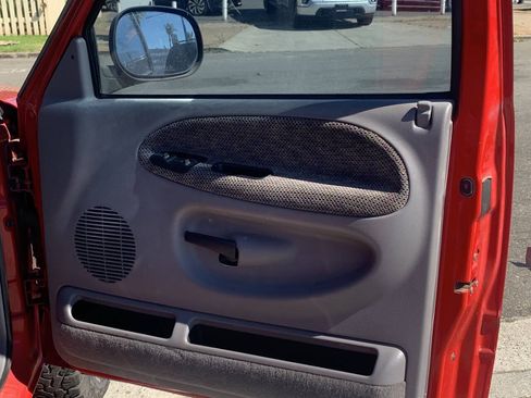Used 2000 Dodge Ram 2500 Truck 2WD Quad Cab image 16