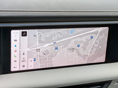 Certified 2025 Porsche Macan 4S Electric AWD/4WD image 15