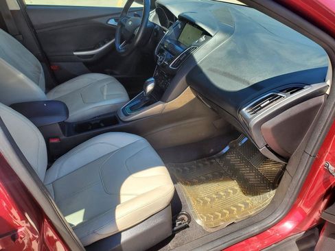 Used 2017 Ford Focus Titanium FWD image 5