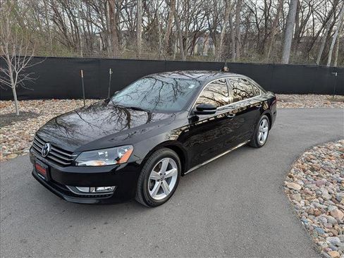 Used 2015 Volkswagen Passat 1.8T Limited Edition image 1