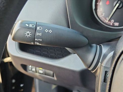 Used 2025 Toyota RAV4 XLE FWD image 15