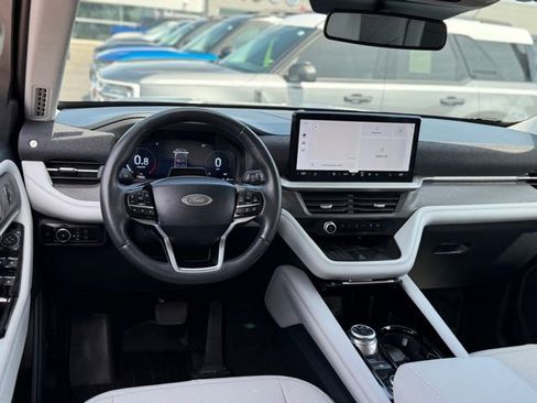 Used 2025 Ford Explorer Platinum w/ LUX Leather Package AWD/4WD image 7