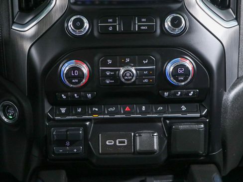 Used 2023 GMC Sierra 2500 Denali w/ Denali Ultimate Package AWD/4WD image 21