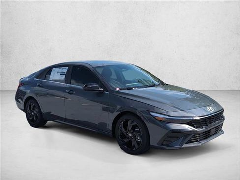 New 2026 Hyundai Elantra SEL Sport FWD image 7