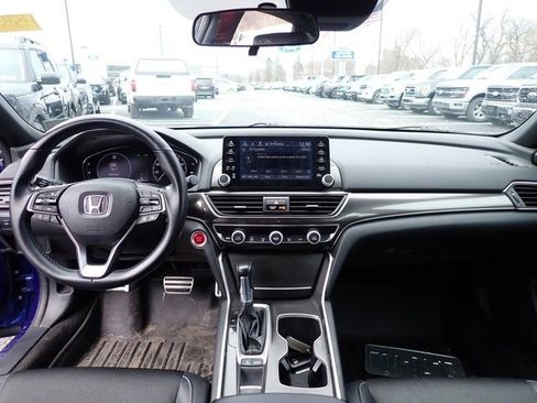 Used 2018 Honda Accord Sport image 12