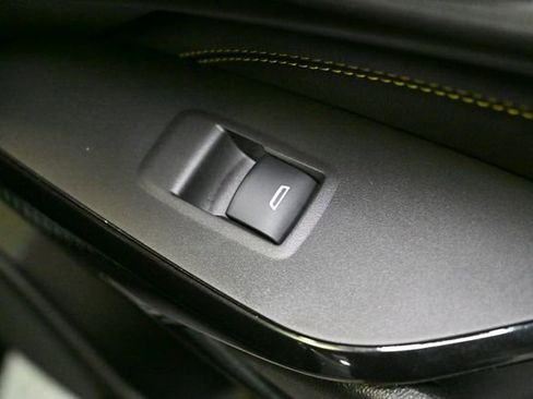 Used 2024 Chevrolet Trax ACTIV w/ Sunroof Package FWD image 58