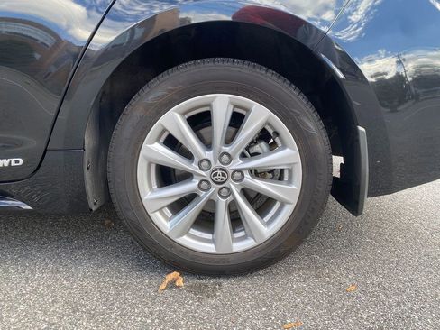 Used 2024 Toyota Corolla LE w/ LE Convenience Package image 30