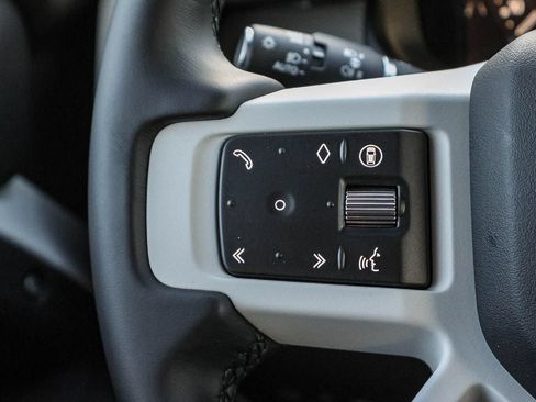New 2026 Land Rover Defender 130 X-Dynamic SE AWD/4WD image 34