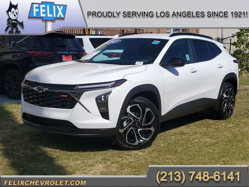 Used 2025 Chevrolet Trax RS w/ Driver Confidence Package image 1