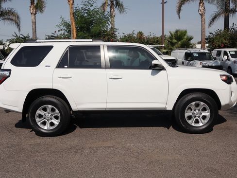 Used 2022 Toyota 4Runner SR5 image 10