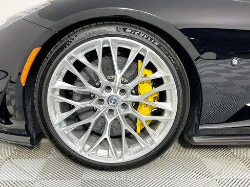 Used 2023 Ferrari 812 GTS RWD image 9