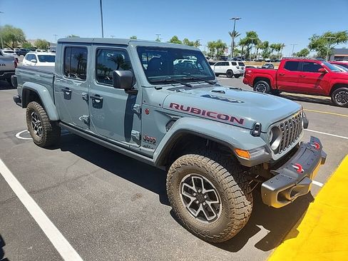 Used 2025 Jeep Gladiator Rubicon AWD/4WD image 3