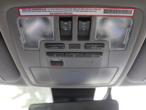 Used 2019 Toyota Highlander Limited Platinum FWD image 53
