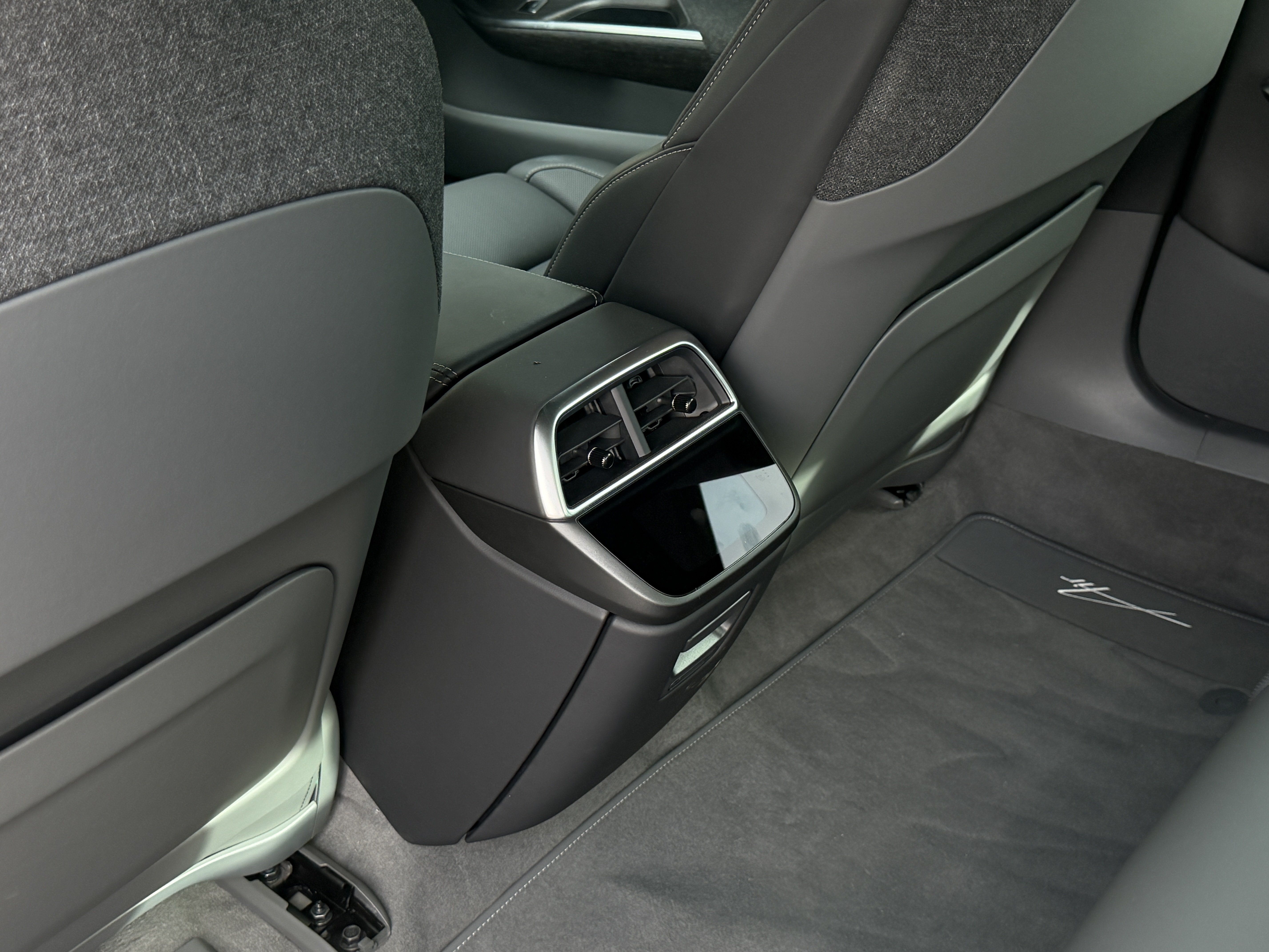 Used 2025 Lucid Air Pure RWD image 24