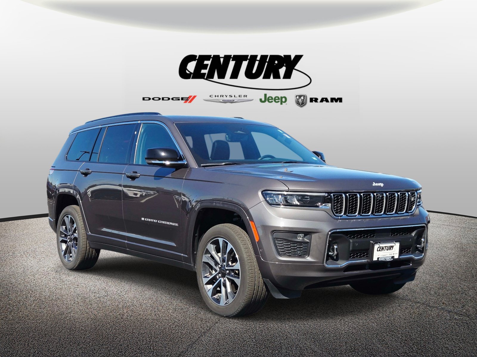 Used 2025 Jeep Grand Cherokee L Overland w/ Advanced Protech Group III AWD/4WD image 1