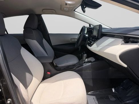 Used 2022 Toyota Corolla LE w/ LE Convenience Package FWD image 36