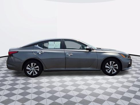 Used 2022 Nissan Altima 2.5 S FWD image 13