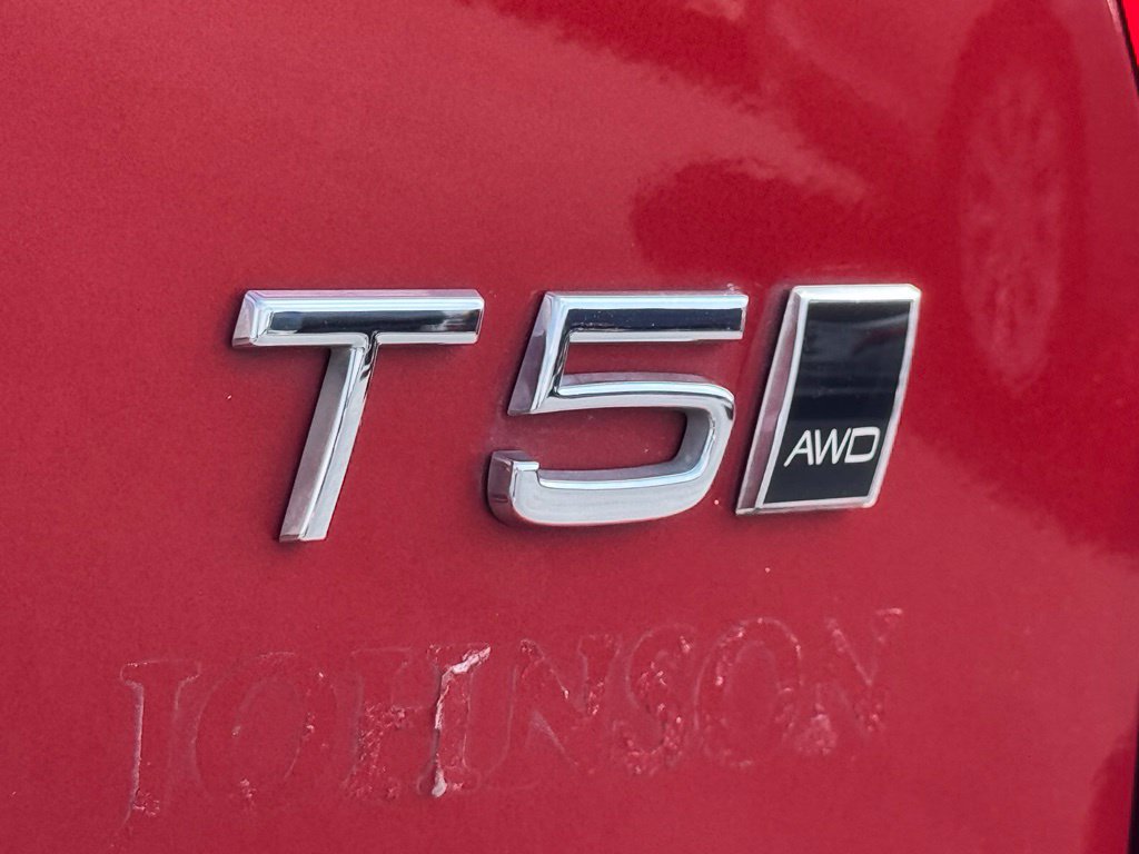 Used 2021 Volvo XC40 T5 R-Design w/ Advanced Package AWD/4WD image 12