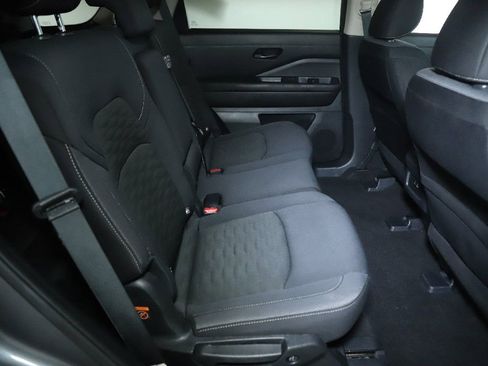 Used 2025 Nissan Pathfinder SV FWD image 34