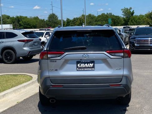Used 2021 Toyota RAV4 XLE FWD image 6